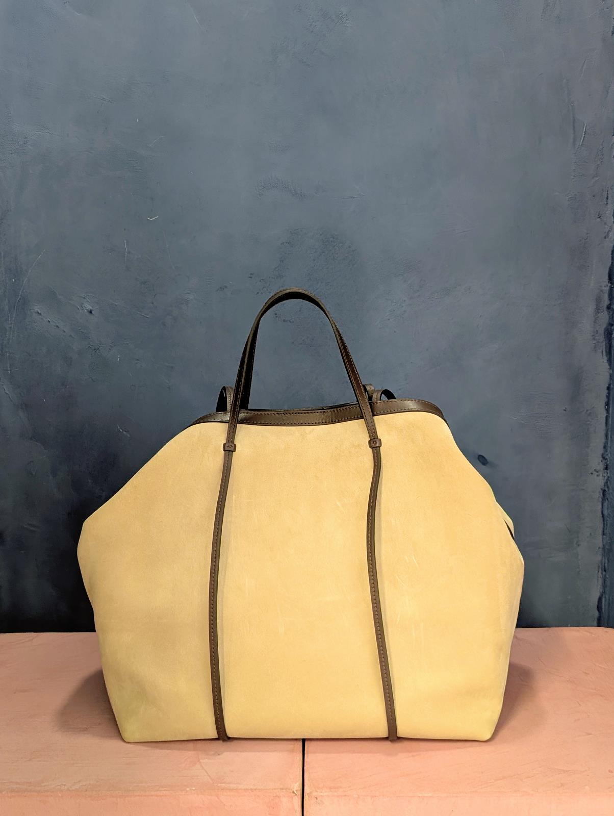 Alma Suede Gold